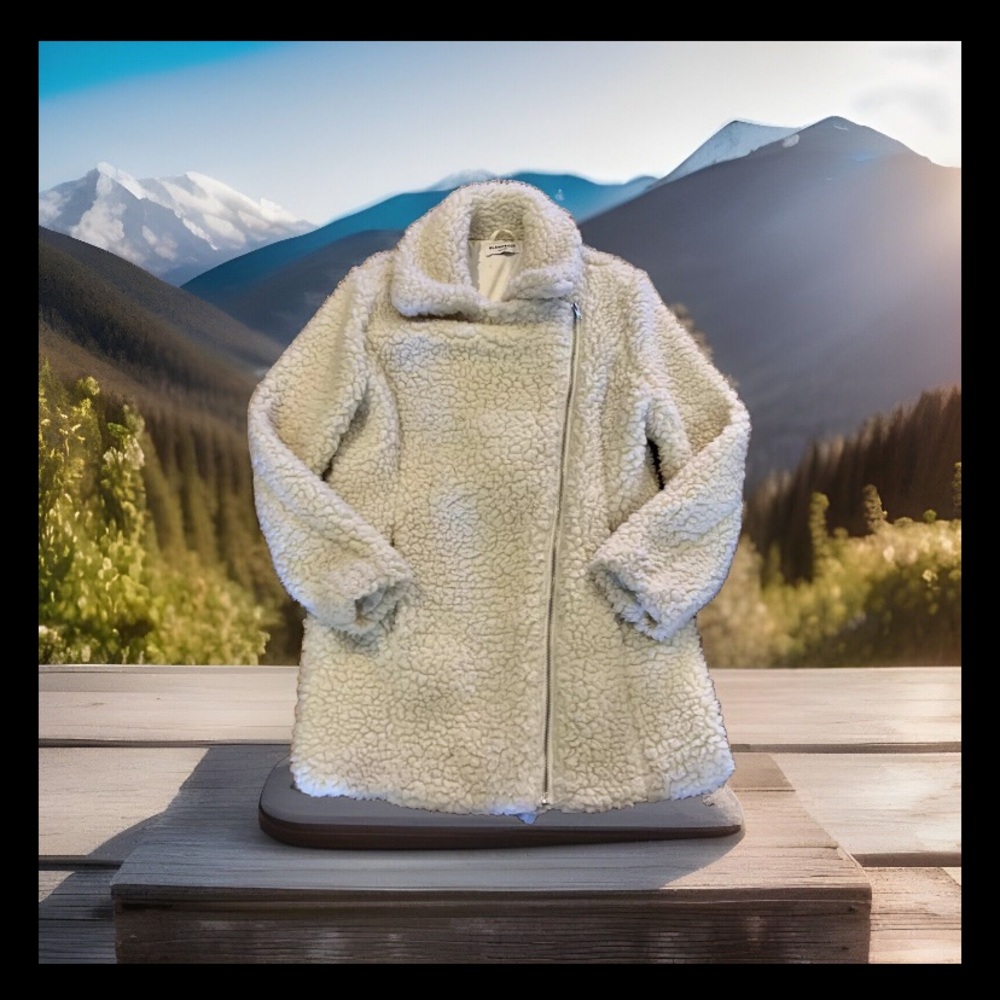 Woman’s Cream Glamorous Asymmetrical zip faux shearling coat Size Medium
